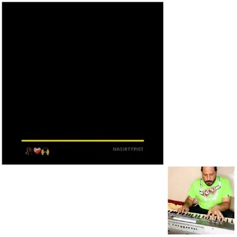 Text and Keyboard Player on Bed