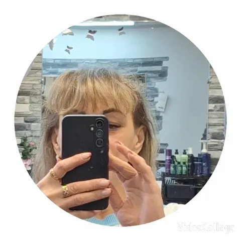 Selfie in a Hair Salon