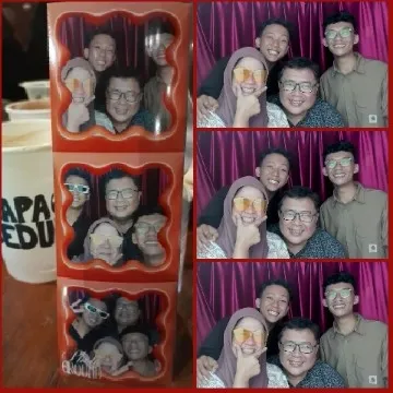 Photo Booth Smiles and Poses