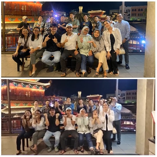 Group Photos at Festive Location