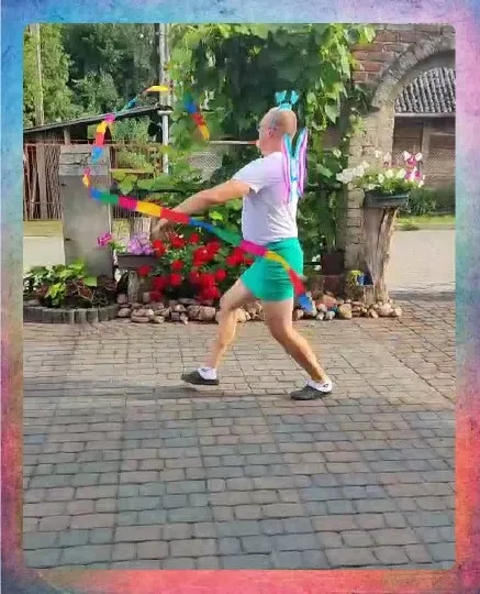 Ribbons Performance in Garden