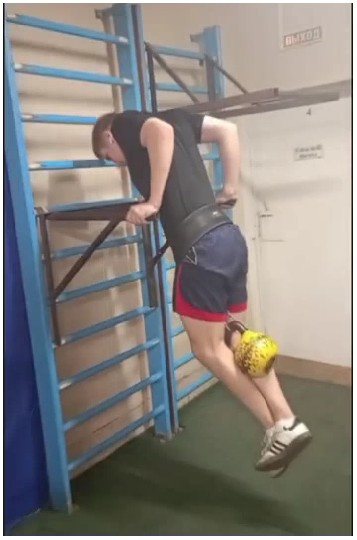 Exercising Dips With Kettlebell